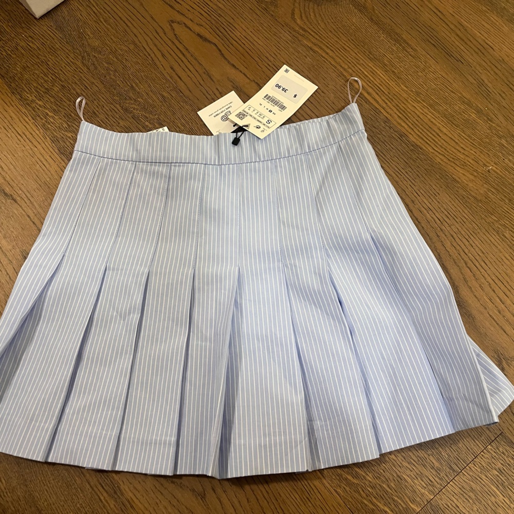 NWT Zara Blue & White Pleated Skirt